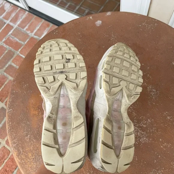 Nike heritage Air Max 95
Plant Color Collection Beige womens sz 9 - Picture 7 of 8